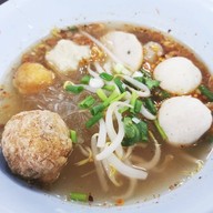เมนูของร้าน เจ๊โหนก ก๋วยเตี๋ยวลูกชิ้นแคะ (พระราม 2) พระราม 2