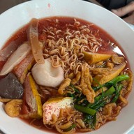 เอกเย็นตาโฟ สาขาศรีเกิด (เย็นตาโฟเชียงคำ) เอกเย็นตาโฟ สาขาศรีเกิด (เย็นตาโฟเชียงคำ)