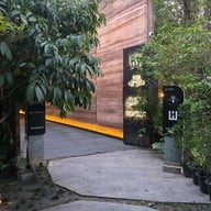 หน้าร้าน BEASTIE