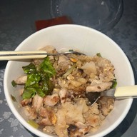 คั่วหอม ก๋วยเตี๋ยวคั่วไก่ห้าแยกเยาวราช สุทธิสาร