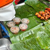 หมูปิ้ง ไก่ปิ้ง BTS สนามเป้า