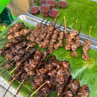 หมูปิ้ง ไก่ปิ้ง BTS สนามเป้า