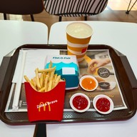 เมนูของร้าน McDonald's ซีคอน สแควร์ 1