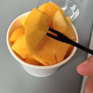 Happy two do  ผลไม้สดปอก พร้อมทาน ซอยโชคชัยร่วมมิตร