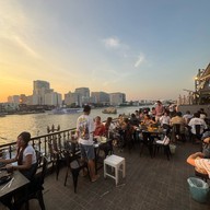 พระนคร Grill ท่ามหาราช