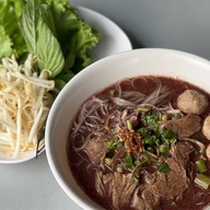 ก๋วยเตี๋ยวลูกชิ้นวังชะโอน by สี่แคว สาขารัชดา 36
