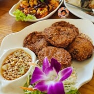 WanDeeDee Cafe X Restaurant
