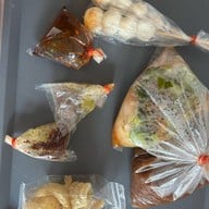 เมนูของร้าน ก๋วยเตี๋ยวเรือน้าชู ตลาดหลังกระทรวงการคลัง