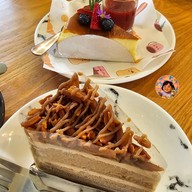 WanDeeDee Cafe X Restaurant