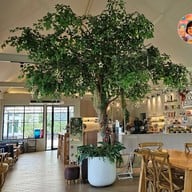WanDeeDee Cafe X Restaurant