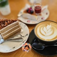 WanDeeDee Cafe X Restaurant
