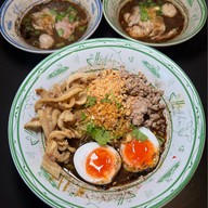 รสข้น ก๋วยเตี๋ยวเนื้อไทยวากิว บางแสน
