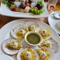 WanDeeDee Cafe X Restaurant