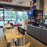 บรรยากาศ KFC เดอะฟอร์เรสท์ พหลโยธิน