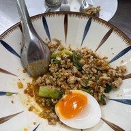 สุกี้ดารา ผัดแห้งหอมกระทะ พัทยา