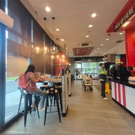 บรรยากาศ KFC เดอะฟอร์เรสท์ พหลโยธิน