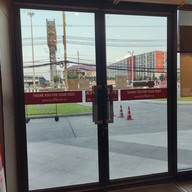 หน้าร้าน KFC เดอะฟอร์เรสท์ พหลโยธิน