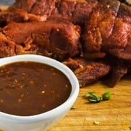 ข้าวหมูแดงหมูกรอบ นายพล อาคารนิรมิต เขาสามยอด ลพบุรี