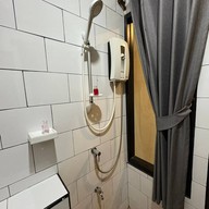 Leela Boutique