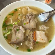 เมนูของร้าน ก๋วยจั๊บนายเอ็ก (Nai Ek Roll Noodle) เยาวราช (primary branch)