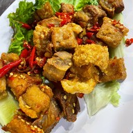 ราชาข้าวต้ม ผักบุ้งลอยฟ้า (นายอ้วนเจ้าเก่า) ถนนเทพรักษ์