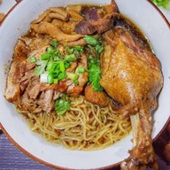 ก๋วยเตี๋ยวไก่คุณนาย