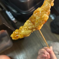 ลูกชิ้นทอด บีทีเอสสนามเป้า