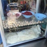 หน้าร้าน ลูกชิ้นเนื้อ โอชารส