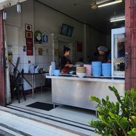 หน้าร้าน ลูกชิ้นเนื้อ โอชารส