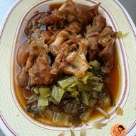 เมนูของร้าน ก๋วยจั๊บนายเอ็ก (Nai Ek Roll Noodle) เยาวราช (primary branch)