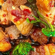 วันกินกะเพรา-หมูกรอบ หมูตุ๋น เนื้อตุ๋น... วันกินกะเพรา-ซ.ร่มเกล้า24