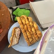 ธานี ข้าวหมูแดง - หมูกรอบ อารีย์