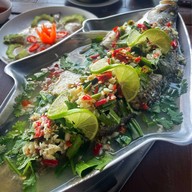 ริมผา ลาภิน