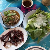 ไก่ย่างระเบียบ เขาสวนกวาง ในเมือง