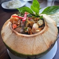 ริมผา ลาภิน