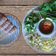 แหนมเนือง อาหารเวียดนาม  Red Cos