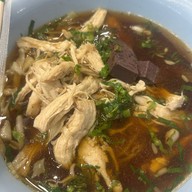 ก๋วยเตี๋ยวไก่ตุ๋น กฤตยา  เดอะ สตรีท รัชดา โซน Take Home