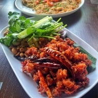 ริมผา ลาภิน