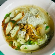 ก๋วยเตี๋ยวหมู่บ้านบึงเจ้าเก่า ต้นตำรับ (นายบักหุน) ซอยธนาคารกรุงไทย
