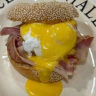 The Catch Up Bakeroom — Artisan Sourdough & Brunch Café ลาดกระบัง