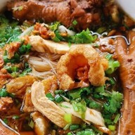 ครัวตุ๊กติ๊ก สุกี้ราดหน้า&เครื่องดื่ม เลี่ยงเมืองเต็งหนาม