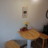 Leaf & Light Cafe  (ลิฟ & ไลท์ คาเฟ่) ข้างร้านข้าวซอยคุณหญิง)