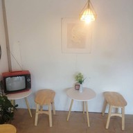 Leaf & Light Cafe  (ลิฟ & ไลท์ คาเฟ่) ข้างร้านข้าวซอยคุณหญิง)