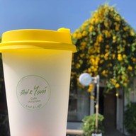 Leaf & Light Cafe  (ลิฟ & ไลท์ คาเฟ่) ข้างร้านข้าวซอยคุณหญิง)