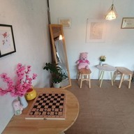 Leaf & Light Cafe  (ลิฟ & ไลท์ คาเฟ่) ข้างร้านข้าวซอยคุณหญิง)