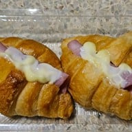 ยูเอฟเอ็มเบเกอรี่เฮ้าส์ ธนิยะ