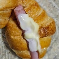 ยูเอฟเอ็มเบเกอรี่เฮ้าส์ ธนิยะ