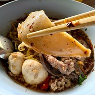 เมนูของร้าน ก๋วยเตี๋ยวตาม้วน