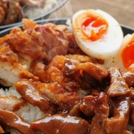 ข้าวหมูทอด อร่อยเหาะ(แยกศิริราช) ข้าวหมูทอด(S)