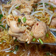 ก๋วยเตี๋ยวไก่ยายปอน